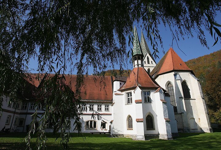 Blaubeuren-Klostergebäude-Donau-Sehenswürdigkeit-MatthiasHangst