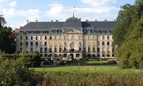 Donaueschingen-Schloss-Donau-Sehenswürdigkeit-HolgerVonBriel