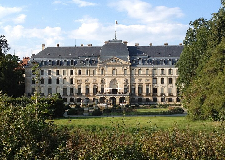 Donaueschingen-Schloss-Donau-Sehenswürdigkeit-HolgerVonBriel